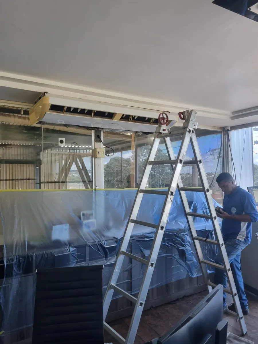 Higienização ar condicionado comercial escritório - UNITEK Goiânia